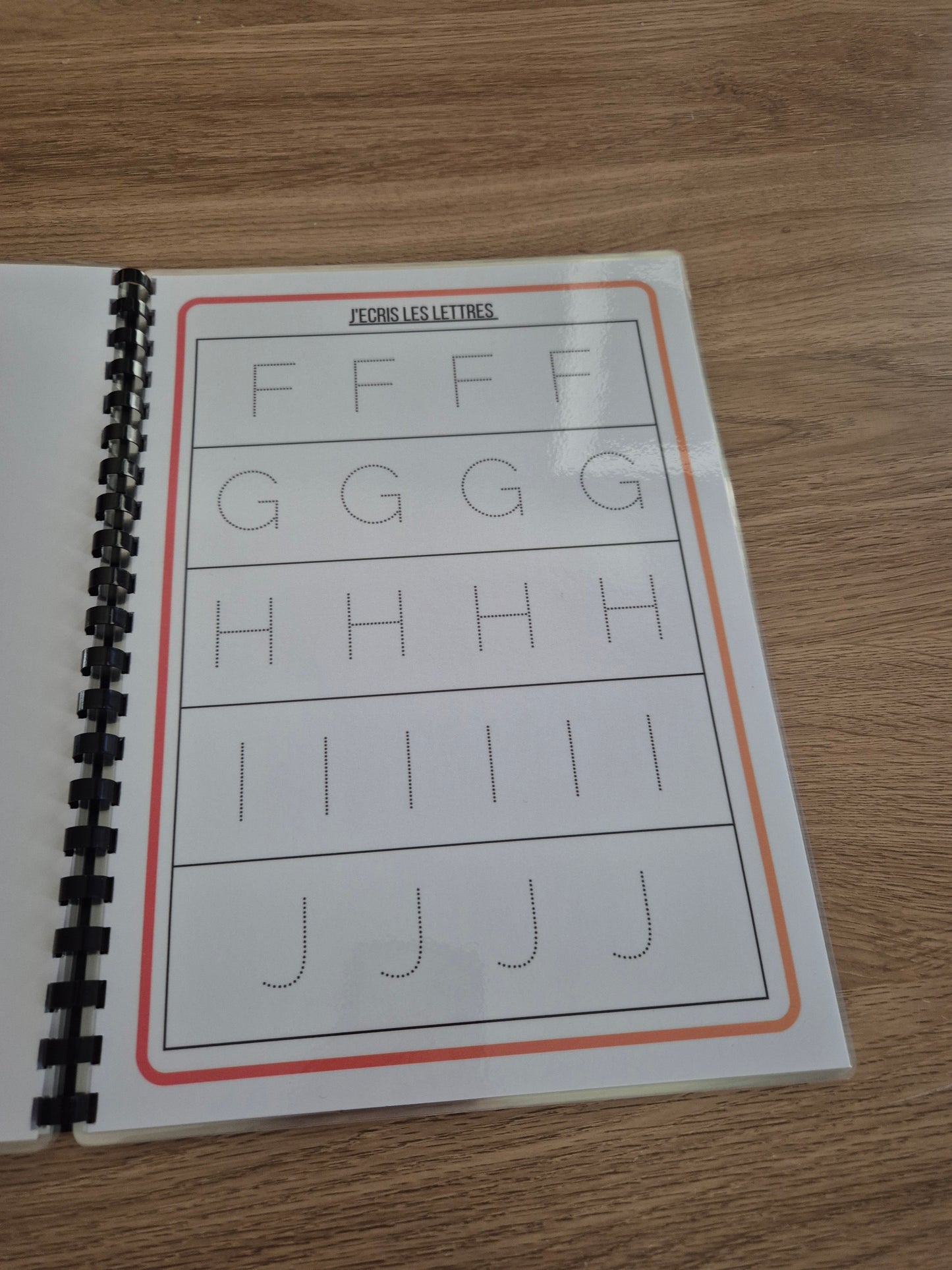 Livret d'activité j'écris l'alphabet et les chiffres