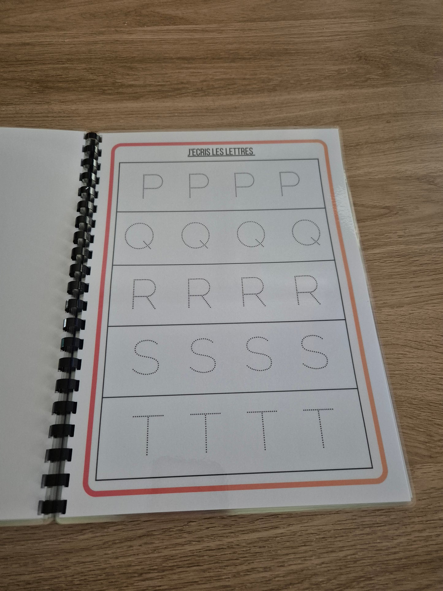 Livret d'activité j'écris l'alphabet et les chiffres