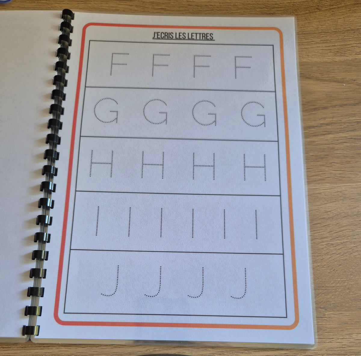 Livret d'activité j'écris l'alphabet et les chiffres PDF