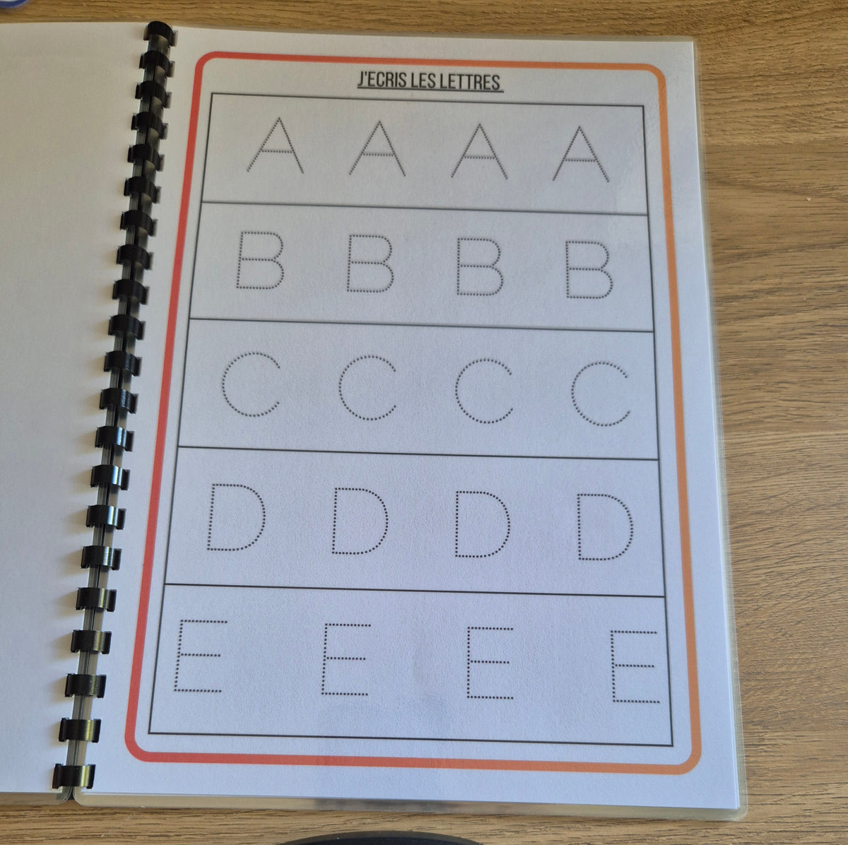 Livret d'activité j'écris l'alphabet et les chiffres PDF